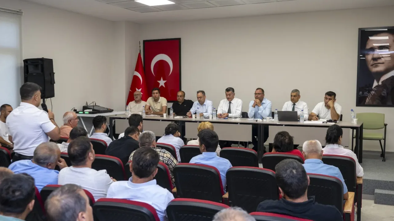 Mersin Silifke’de muhtarlar yerel yöneticilerle buluştu