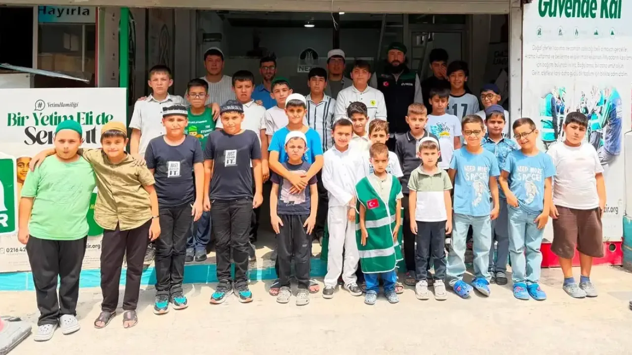 Öğrenciler harçlıklarını Gazze'ye bağışladılar