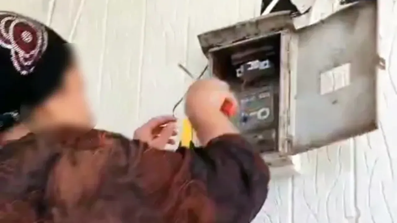 Şanlıurfa’da kaçak elektrik denetiminde sayaca tornavida