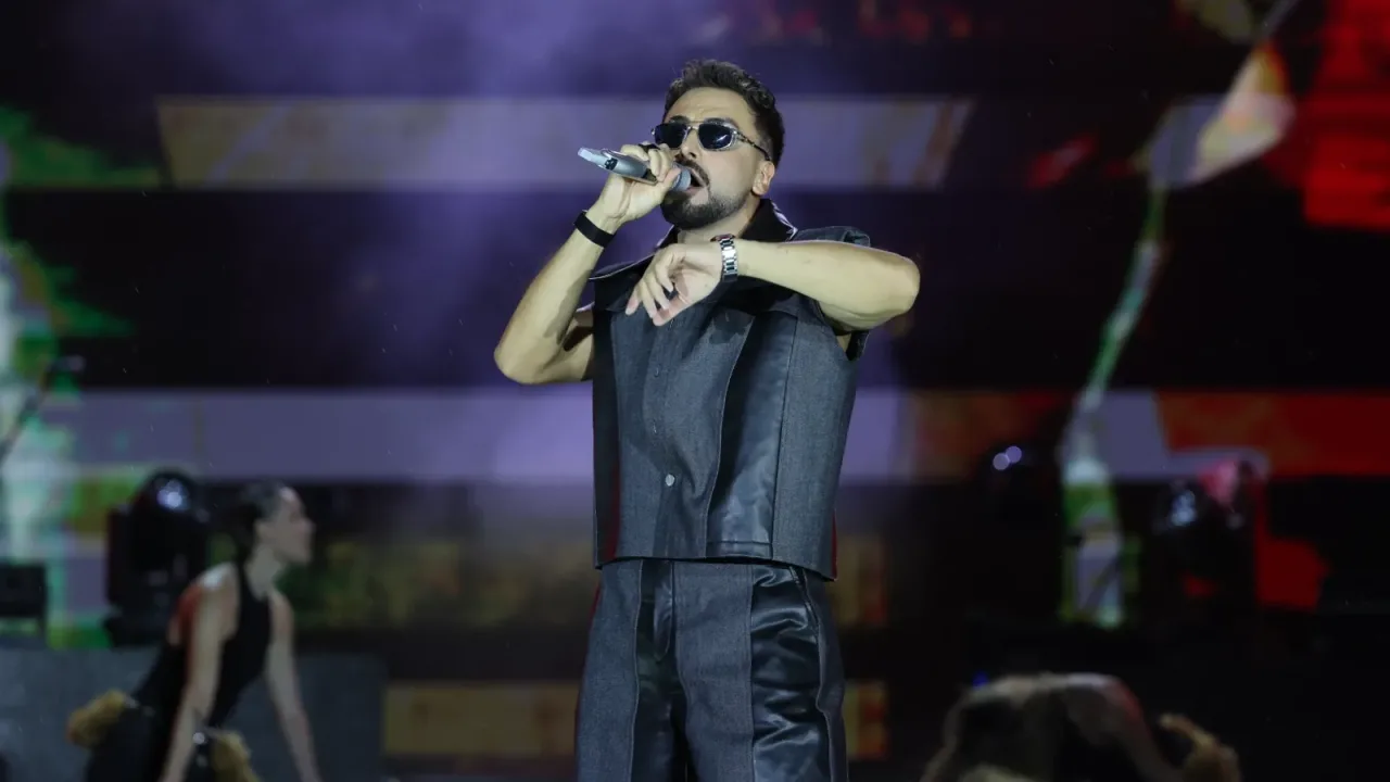 Sefo, Malatya'daki festivalde dinleyicileri coşturdu