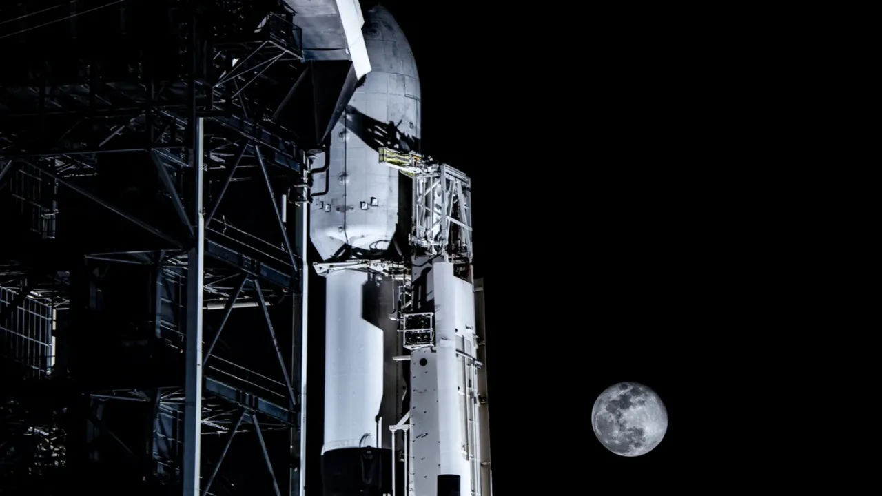 SpaceX Ay'a Çarpma Açıklaması