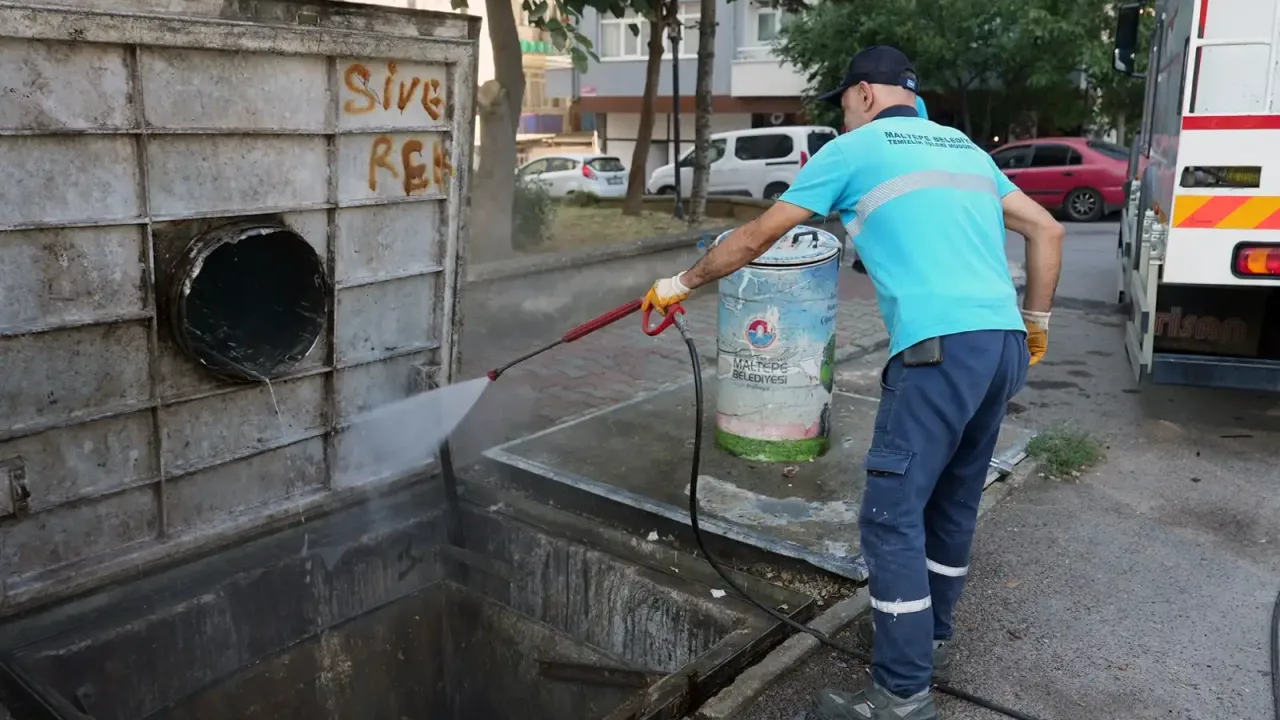 Temiz Maltepe için ekipler Altayçeşme’de sahada