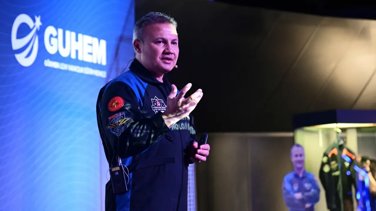Türkiye’nin ilk astronotu Alper Gezeravcı Tuğgeneral oldu