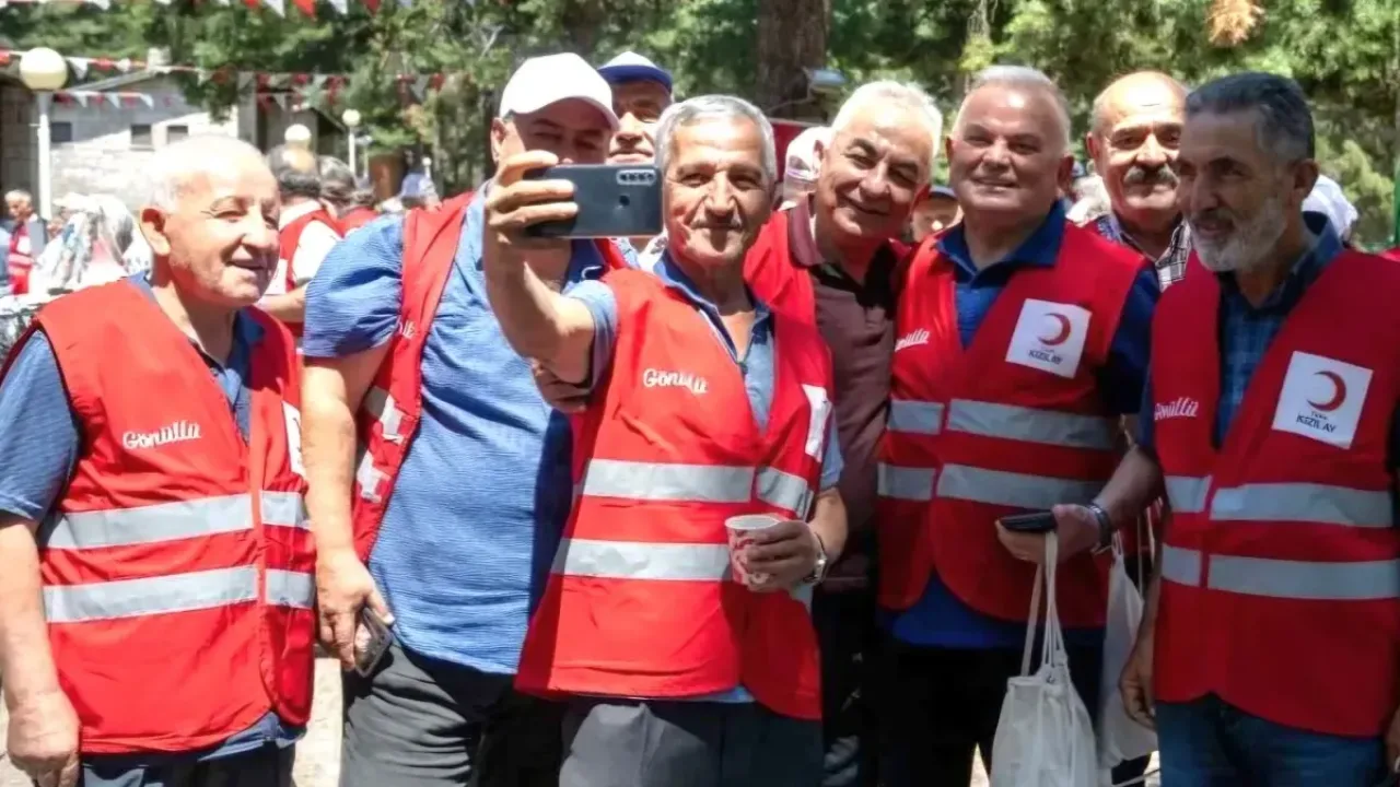 Yurt Kardeşliği 60. Yıl Buluşması duygusal anlara sahne oldu