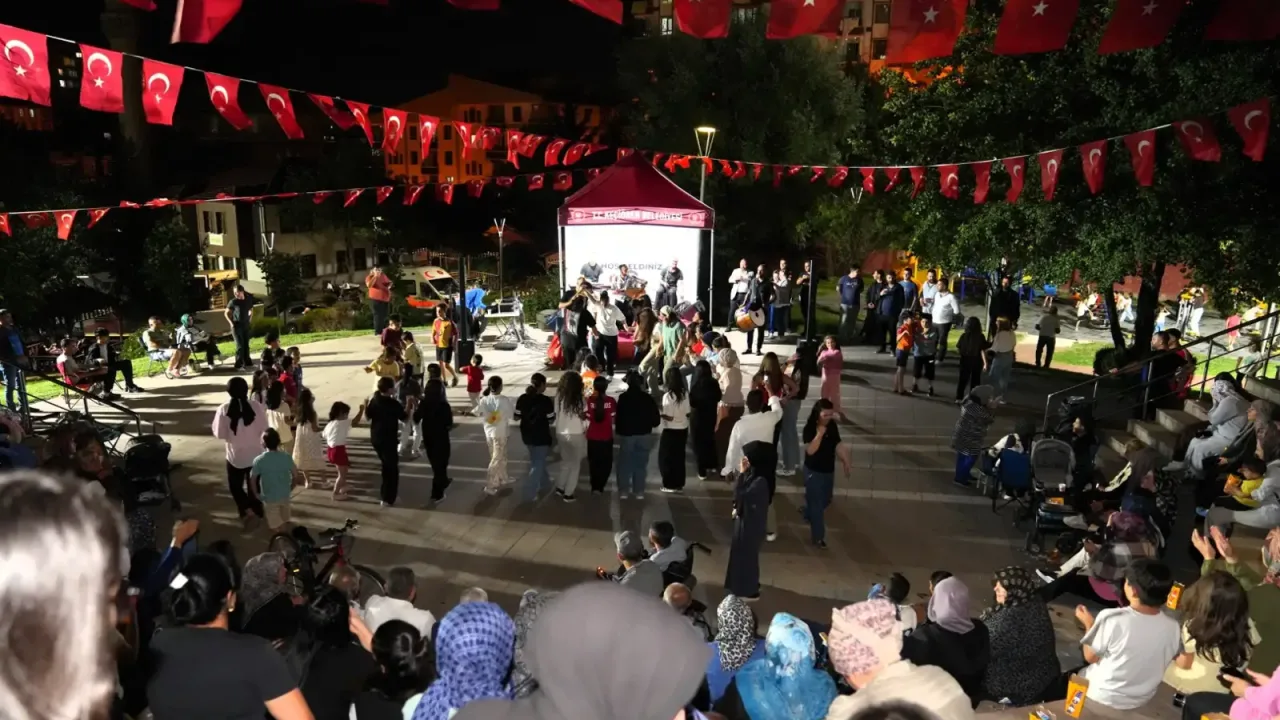 Keçiören’de park konserleri yaz akşamlarına renk katıyor