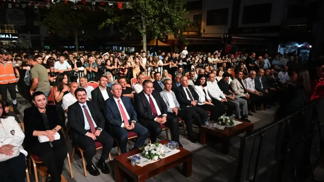 Nallıhan'da 10. Uluslararası İpek İğne Oyaları Festivali başladı