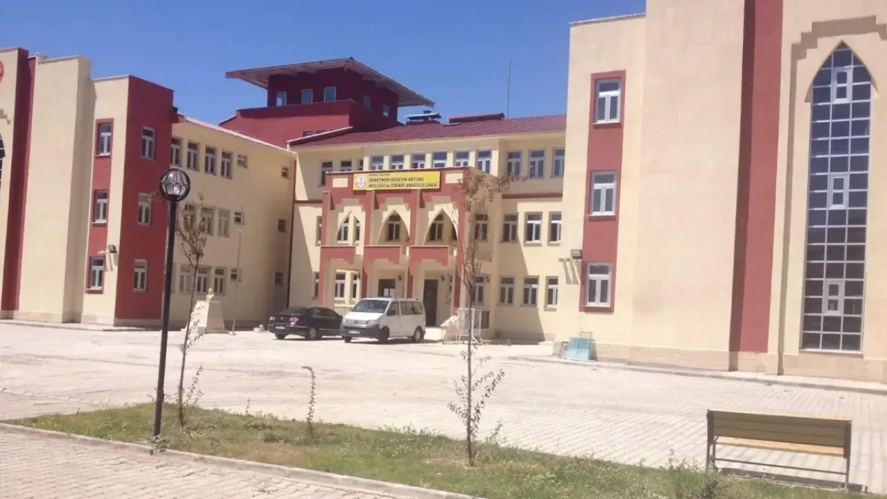 Bingöl’de okul pansiyonunda asansör kazası! bir öğrenci yaralandı