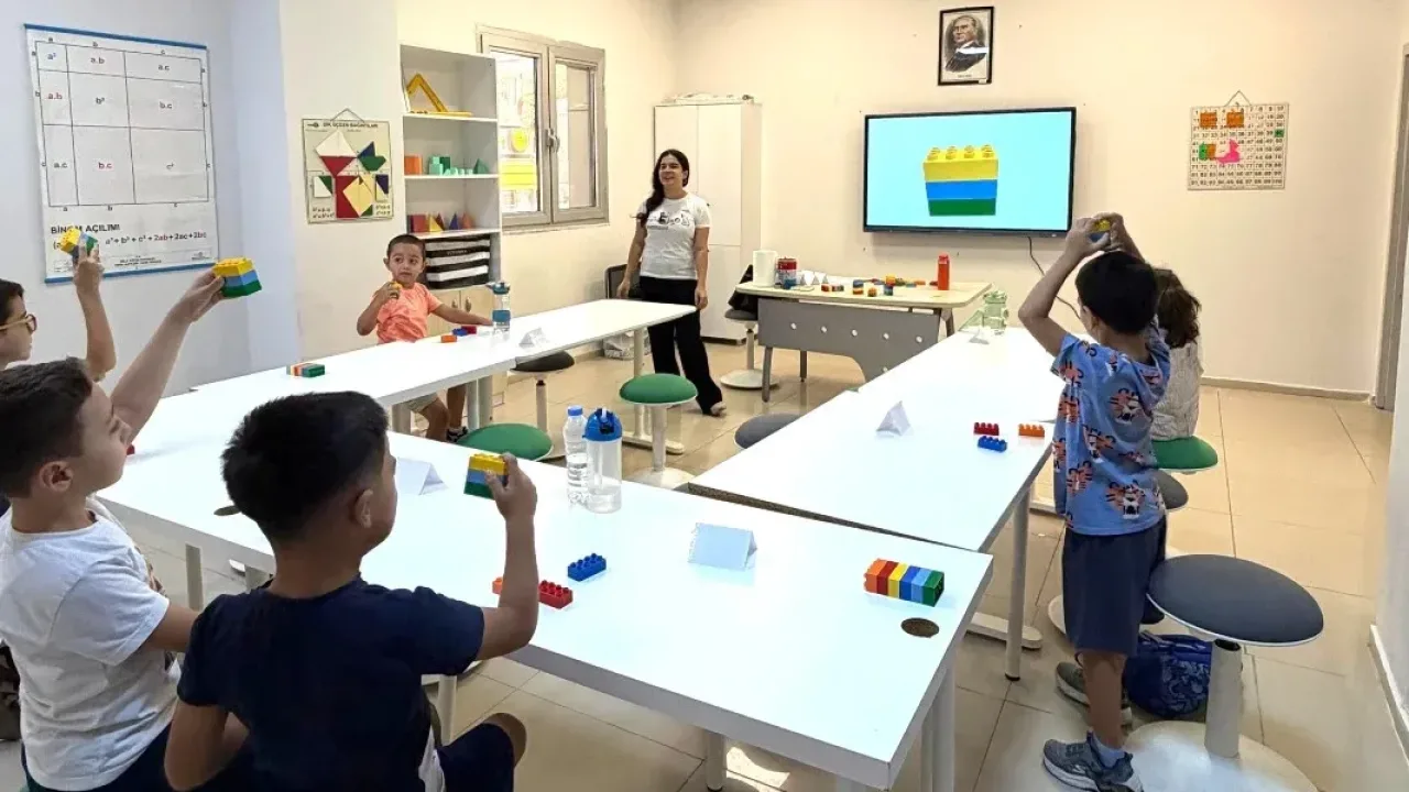 Bornova'da 6 LEGO parçasıyla 4 haftalık yaratıcı atölye