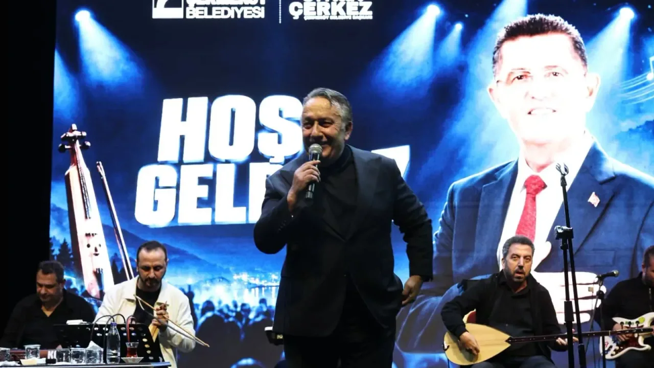 Çekmeköy’de horonlu gece... İsmail Türüt sahne aldı
