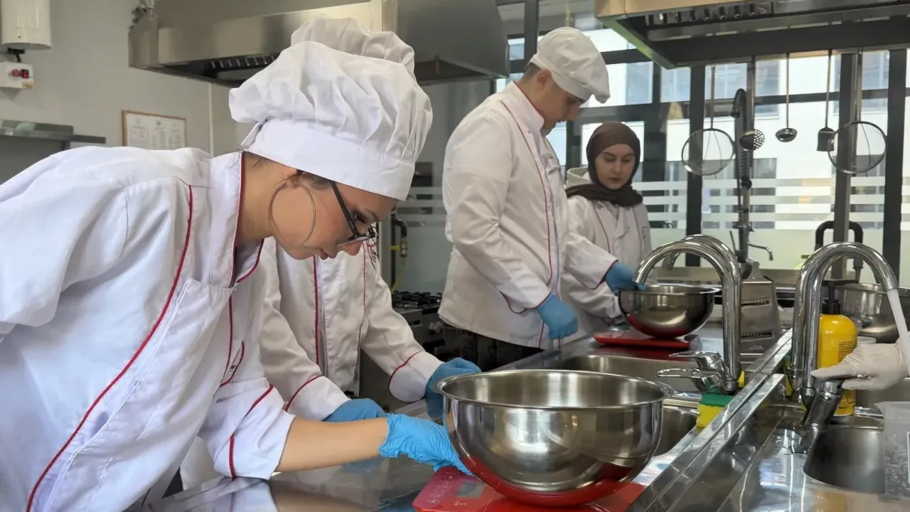 Donanımlı gençler Gebze Beyaz Kalpler'de yetişiyor