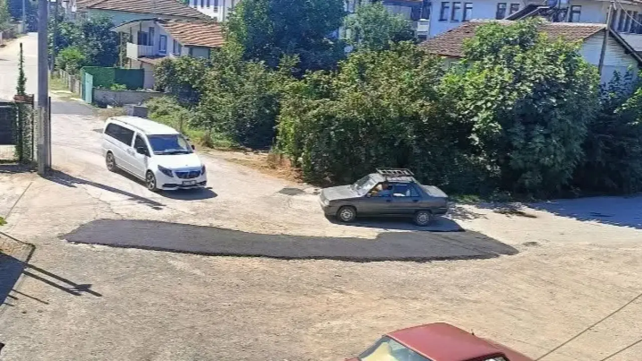 Düzce’de yarım kalan asfalt çalışması mahalle sakinlerinin