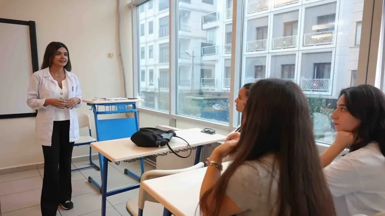 İstanbul Maltepe'de YKS hazırlık eğitimleri başladı 