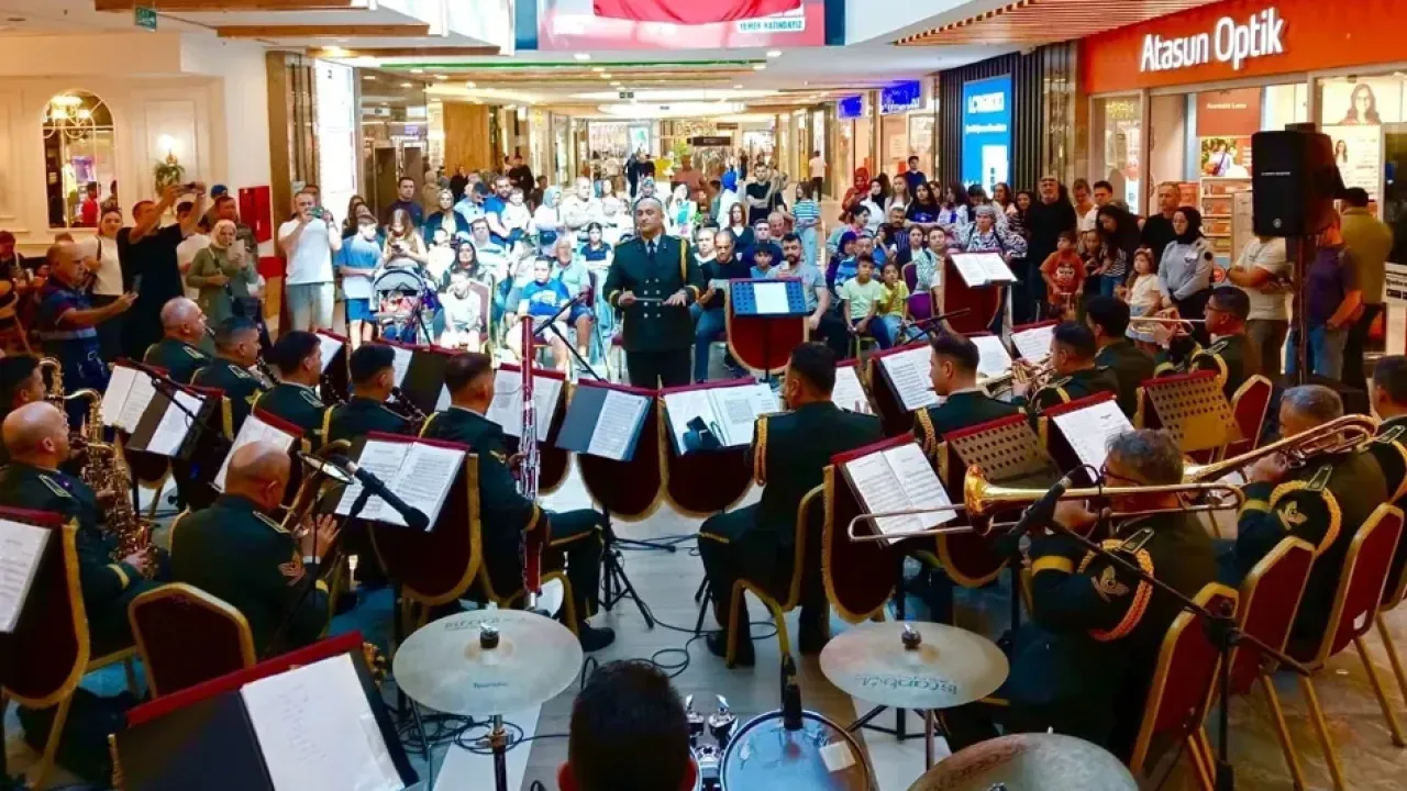 IYAŞPARK AVM’de Gaziler Günü konseri
