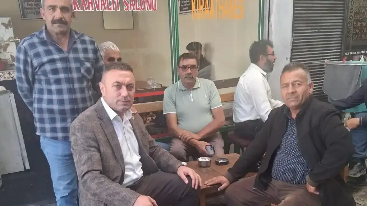 Kars’ta Ziraat Odası Başkanı çiftçinin yanında