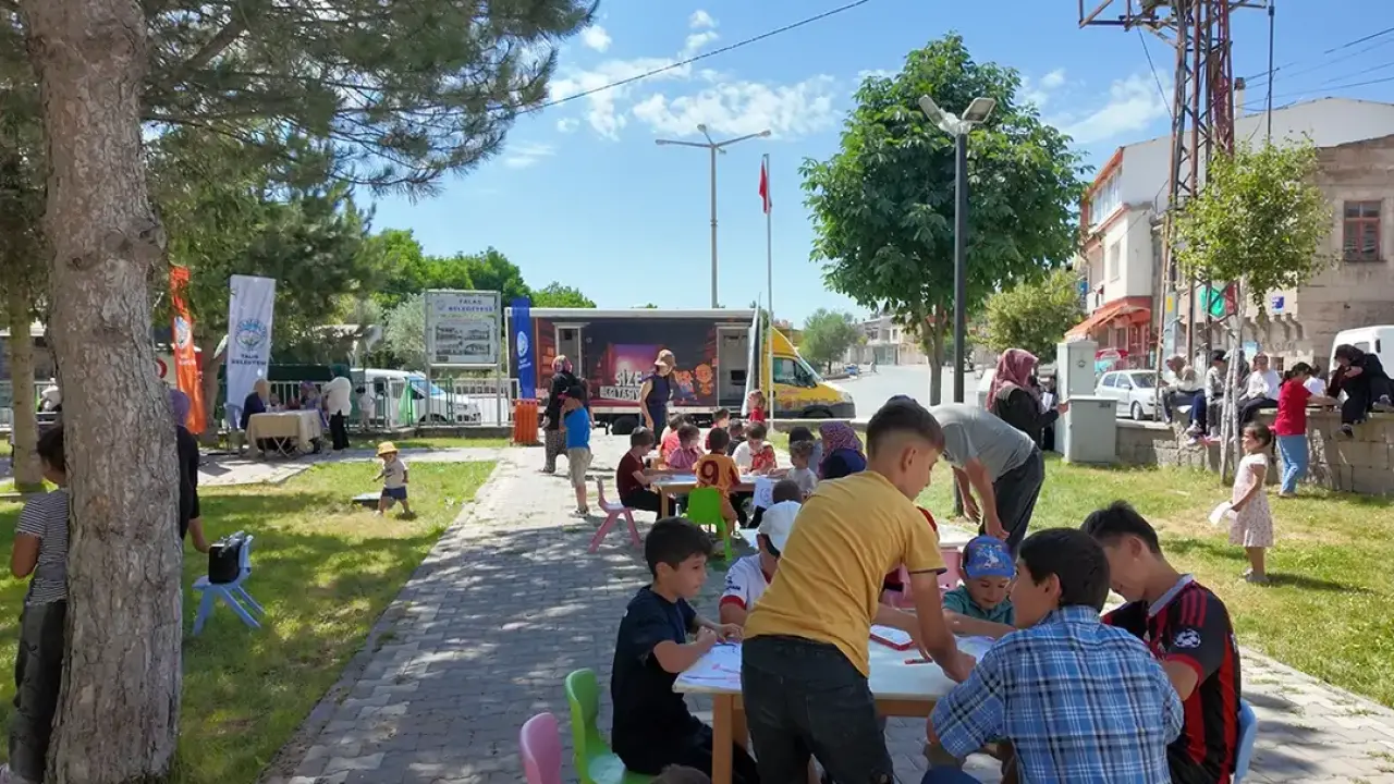Talas'ta kitap ve Beyaz Masa kırsala taşındı