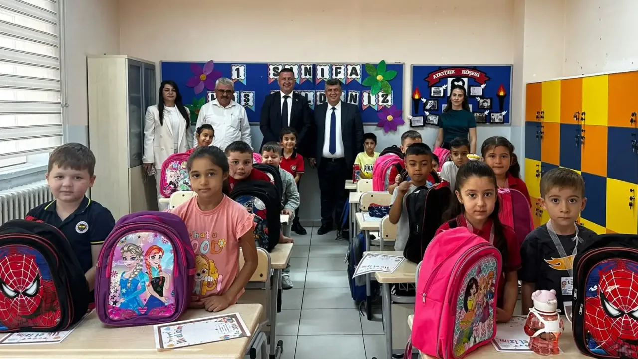 Lalapaşa’da minik öğrencilere okul desteği