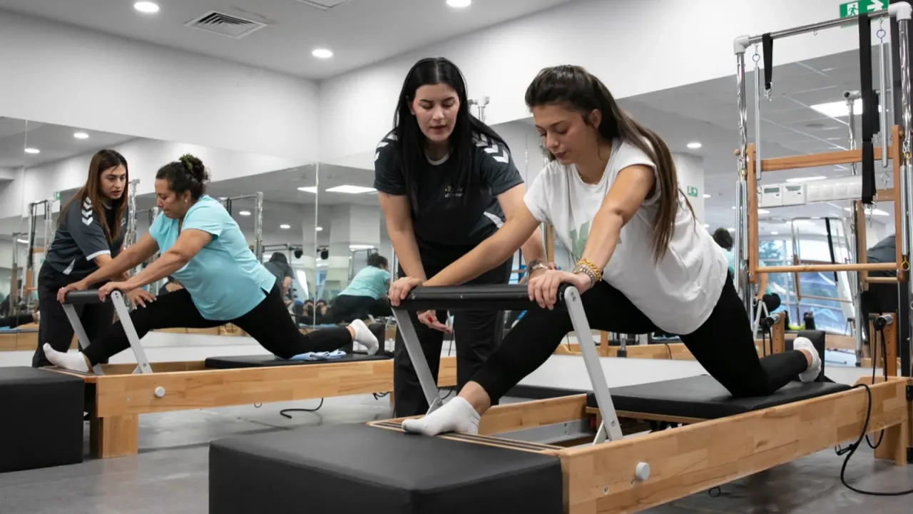 Mersin’de kadınlar için ücretsiz pilates eğitimi sürüyor