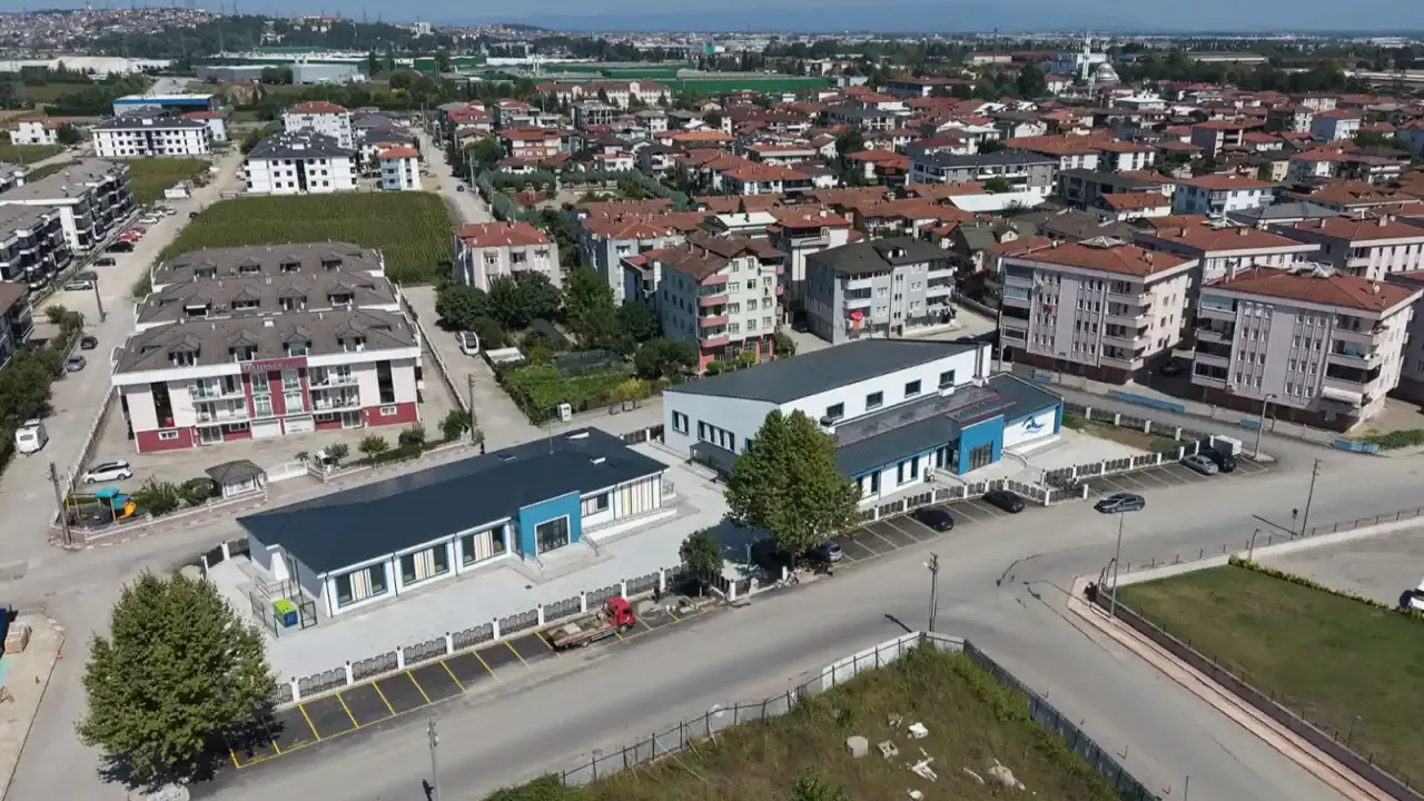 Arifiye'deki yeni Gençlik Merkezi ve havuz tanıtıldı