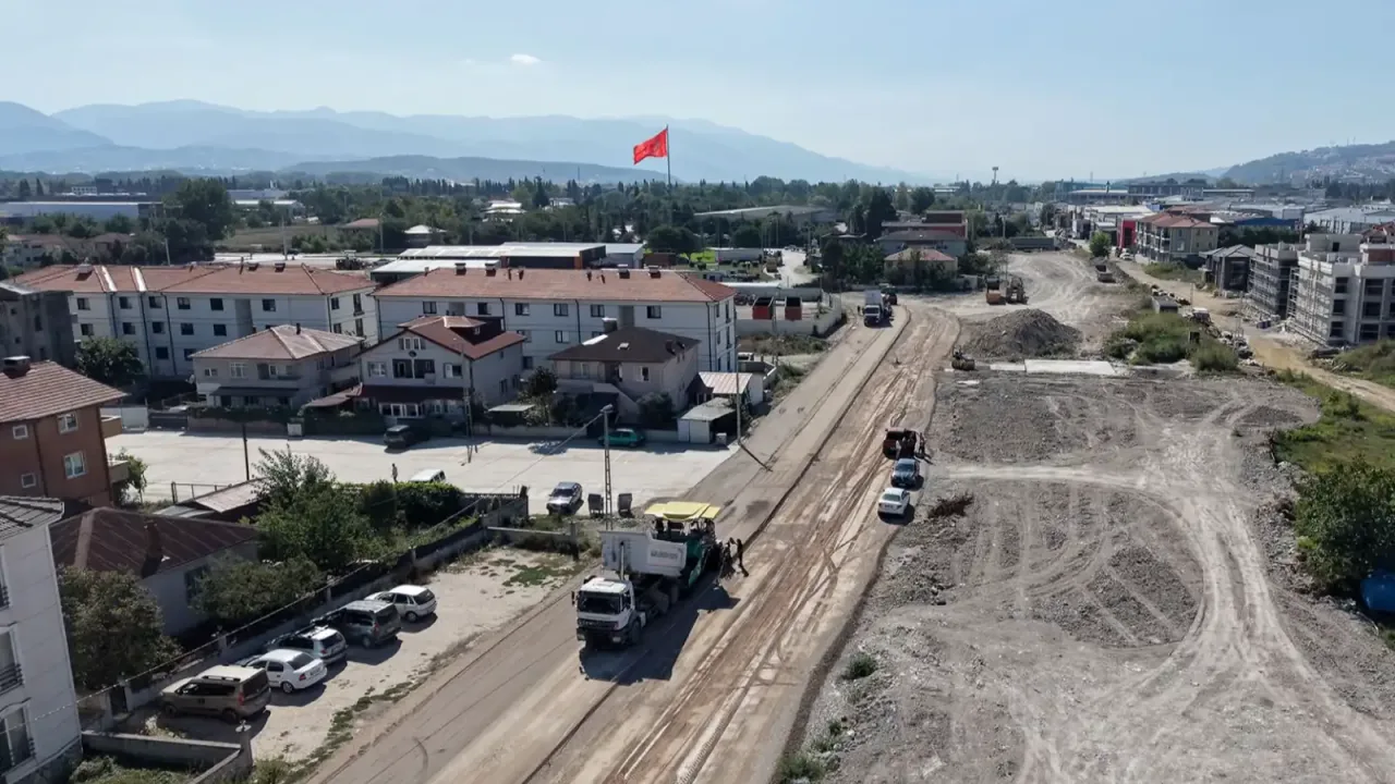 Sakarya'da Hanlı-OSB duble yolunda asfalt öncesi aşama