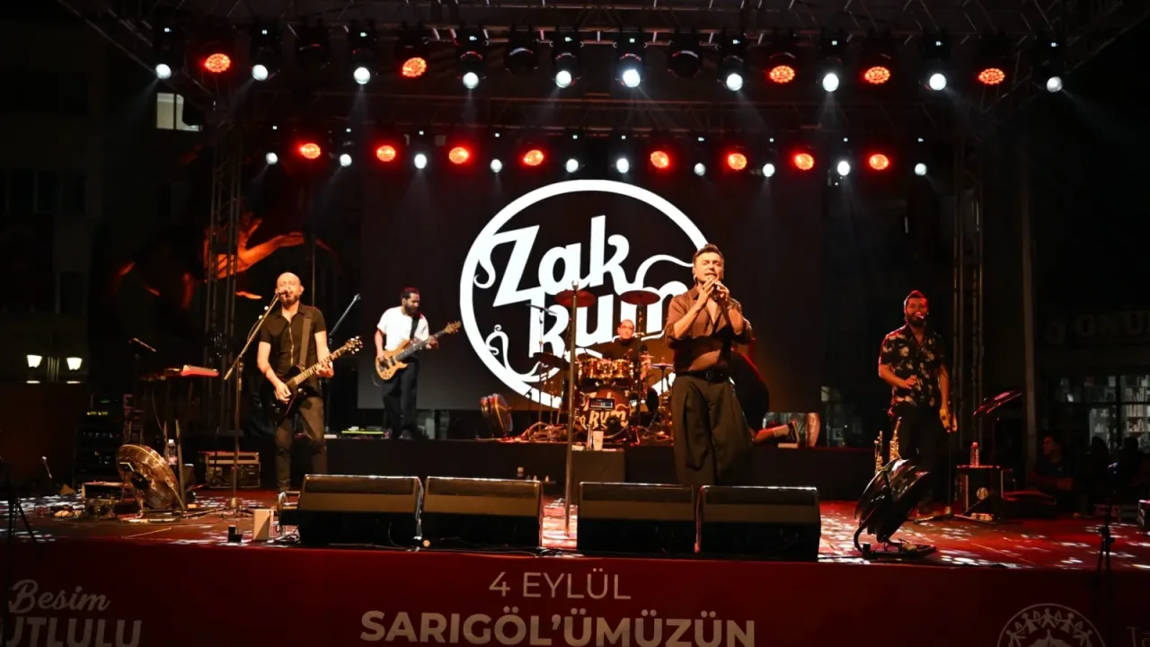 Sarıgöl'de kurtuluş coşkusu Zakkum konseriyle taçlandı