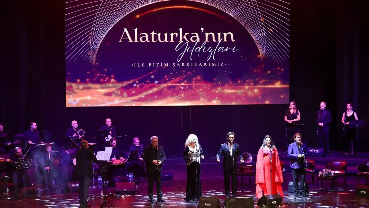 ‘Alaturka’nın Yıldızları’ Bursa’da sahne aldı