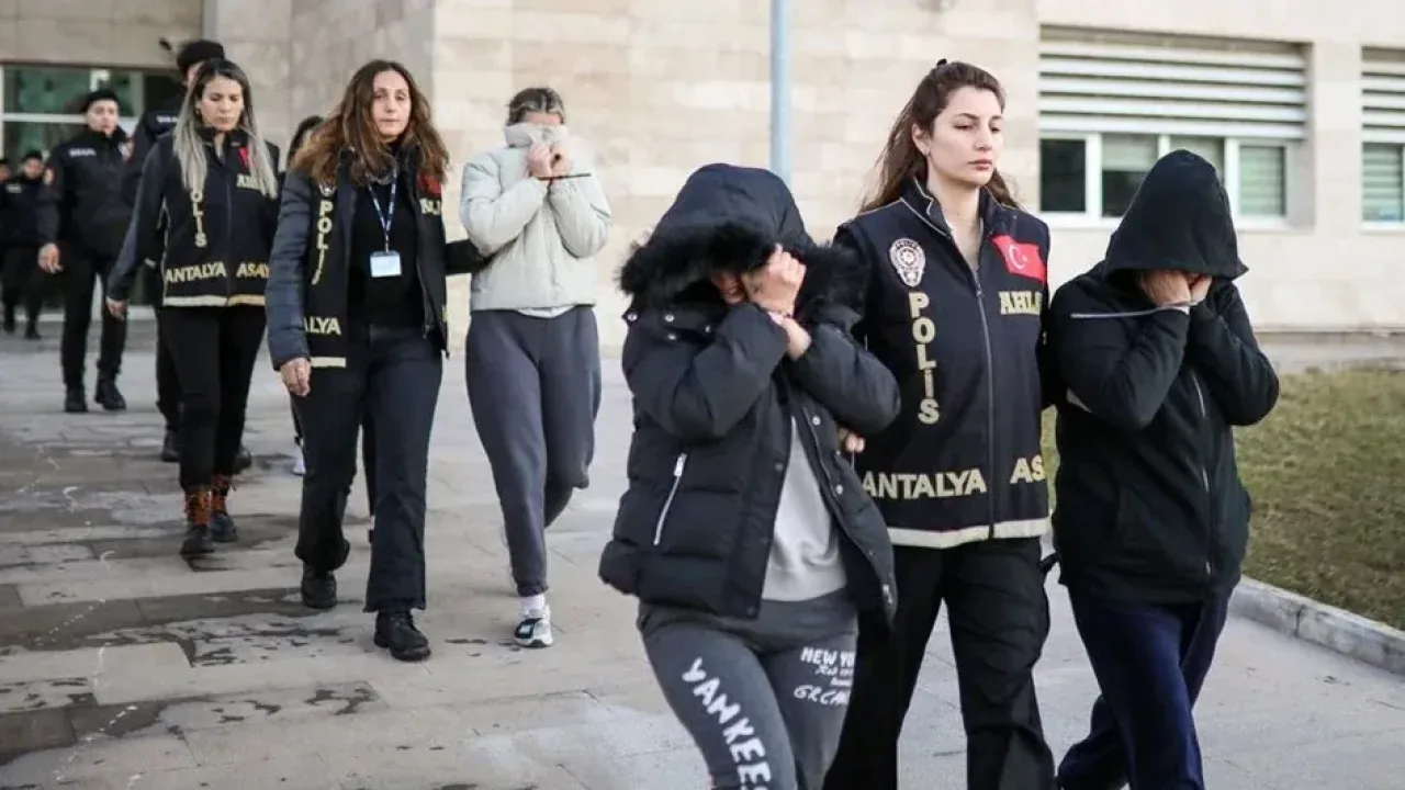 Antalya’da fuhuş operasyonu! 15 şüpheli gözaltında
