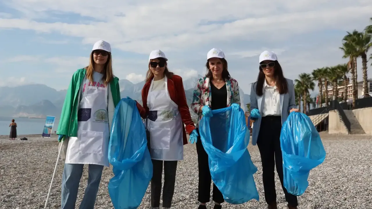 Antalya'da Konyaaltı sahillerinde plastik atıklara karşı yeni