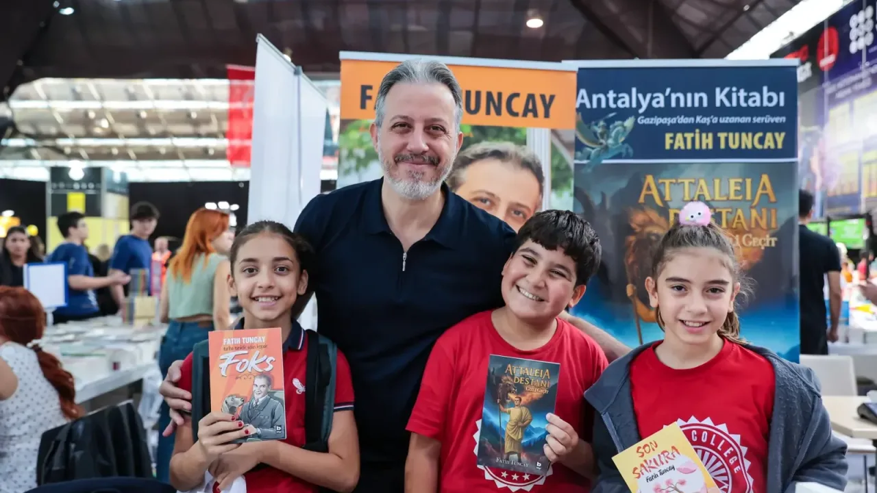 Antalya Kitap Fuarı’na ilgi sürüyor