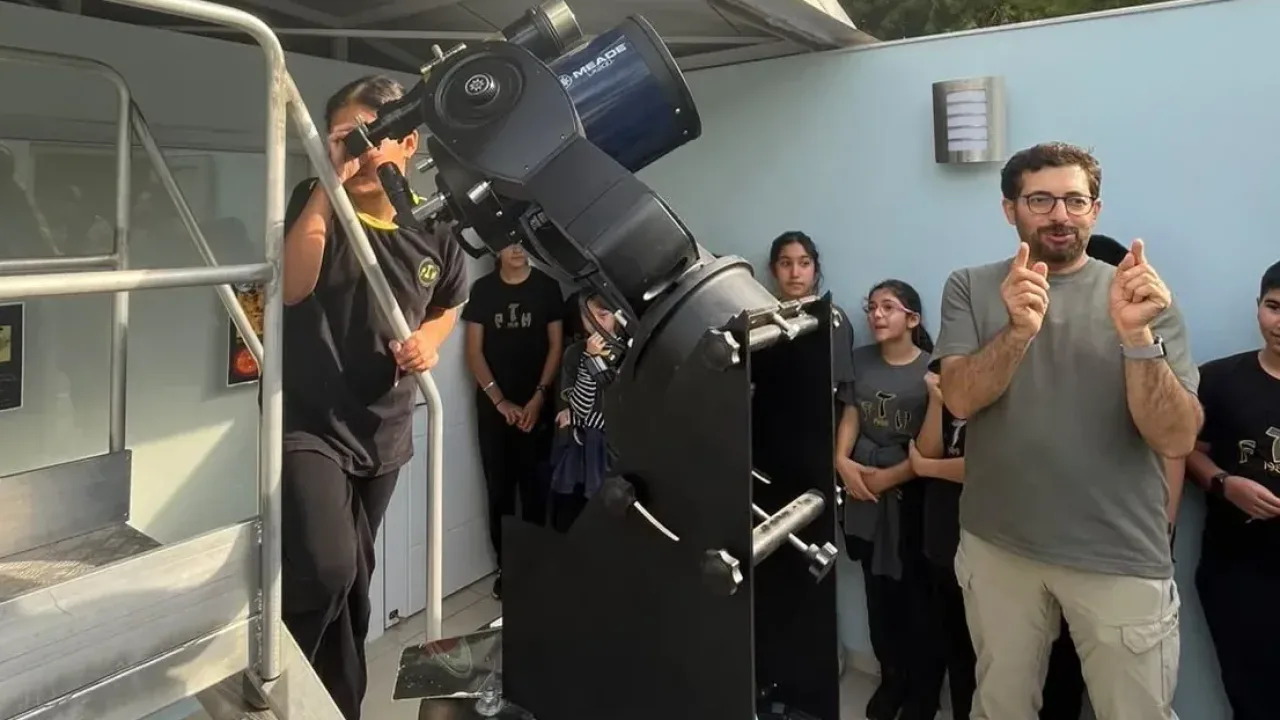 Antalyalı öğrenciler teleskoplarla gökyüzünü keşfetti!