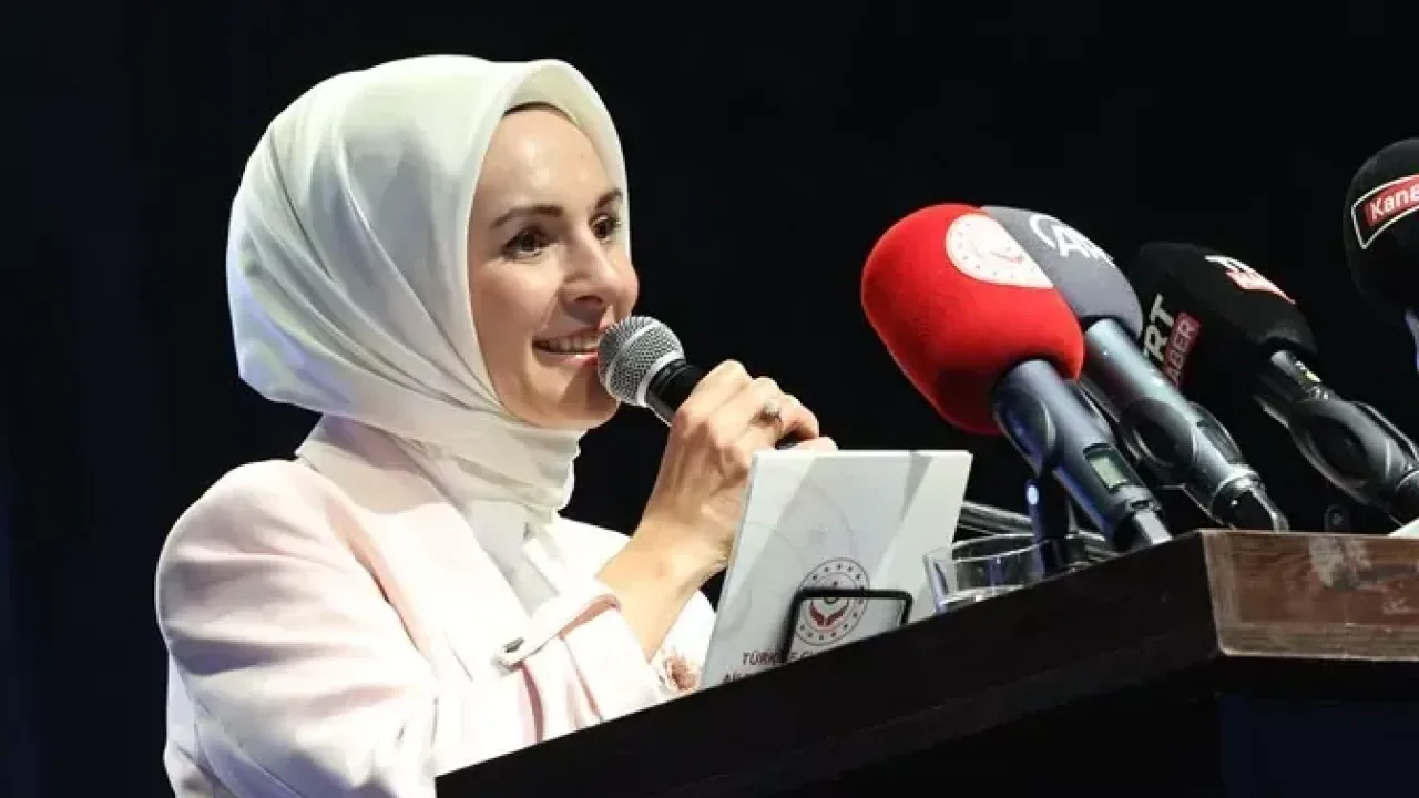 Bakan Göktaş'tan aile ve çocuklara 'hayırlı olsun' paylaşımı
