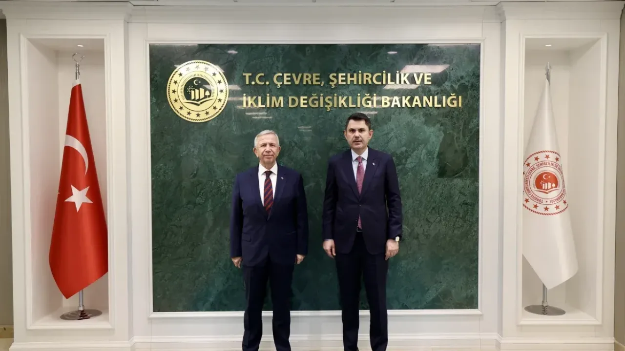 Bakan Kurum Ankara Büyükşehir Belediye Başkanı Mansur Yavaş’ı