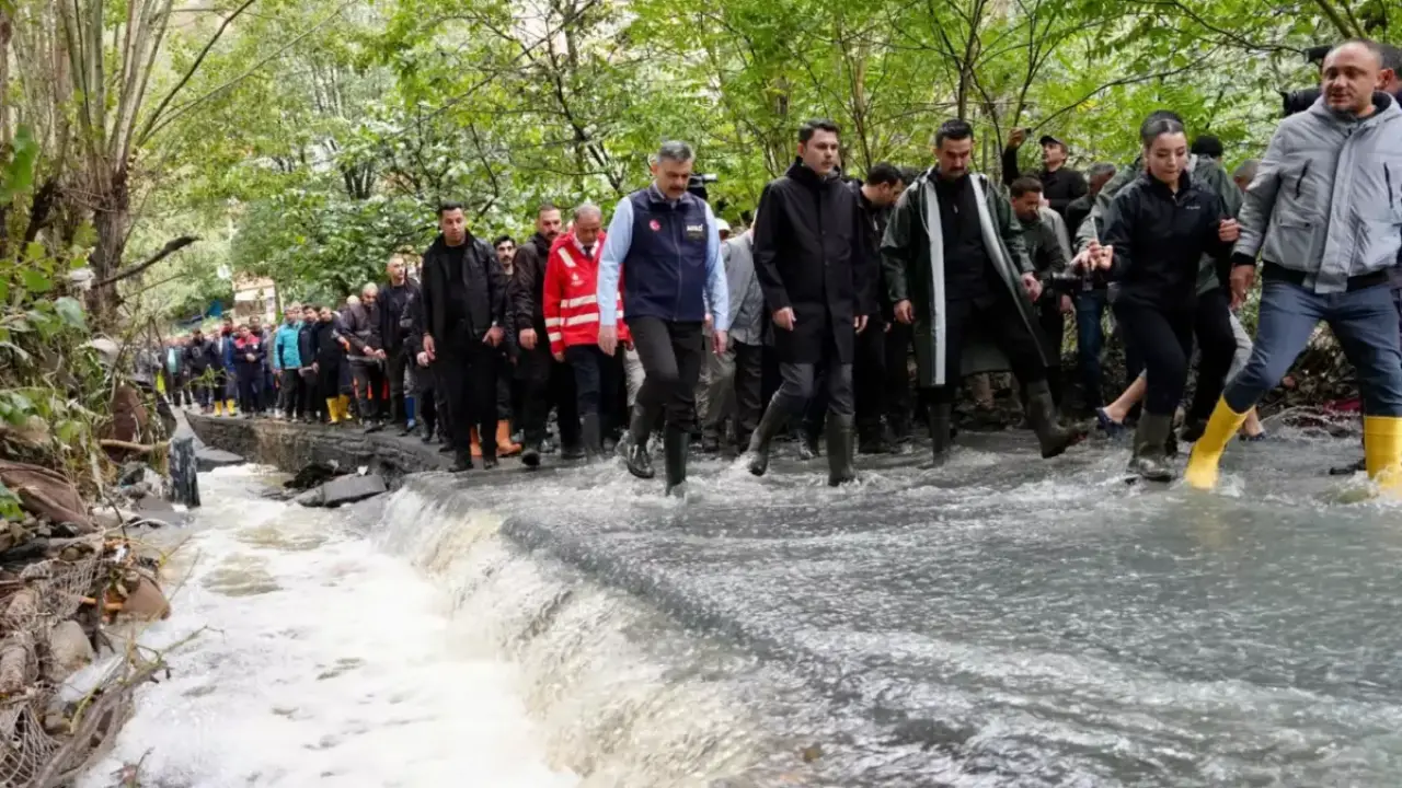 Bakan Kurum’dan Ayazağa’da sel açıklaması... Önce afetin