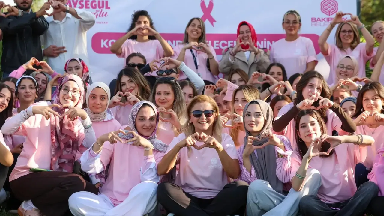 Bakırköy'de yogalı pembe farkındalık