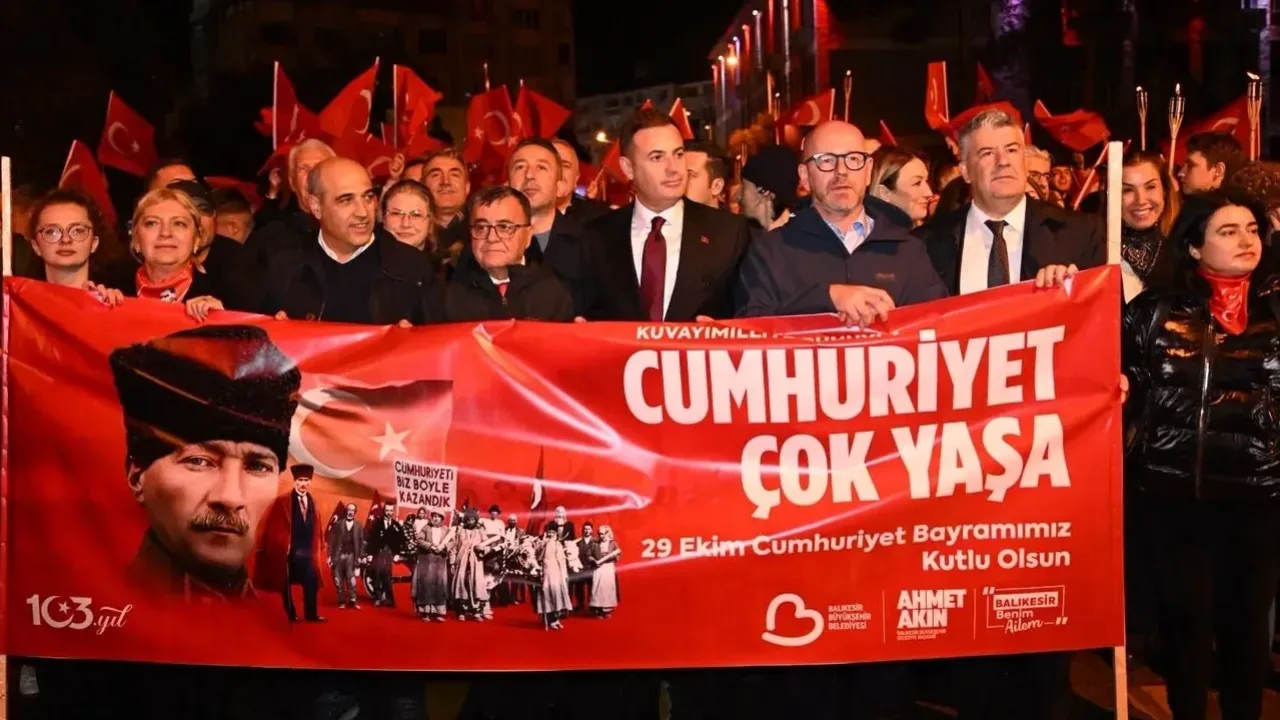 Balıkesir'de Cumhuriyet coşkusu yaşandı