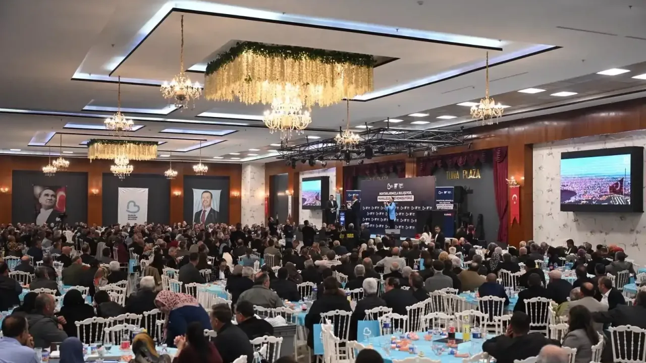 Balıkesir'de muhtarlar ve aileleri aynı sofrada buluştu