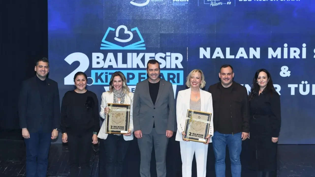 Balıkesir Kitap Fuarı'na yoğun ilgi sürüyor