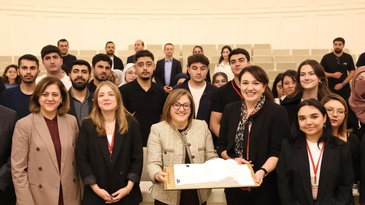 Başkan Şahin’den mimar adaylarına: Kendinizi dünyaya hazırlayın