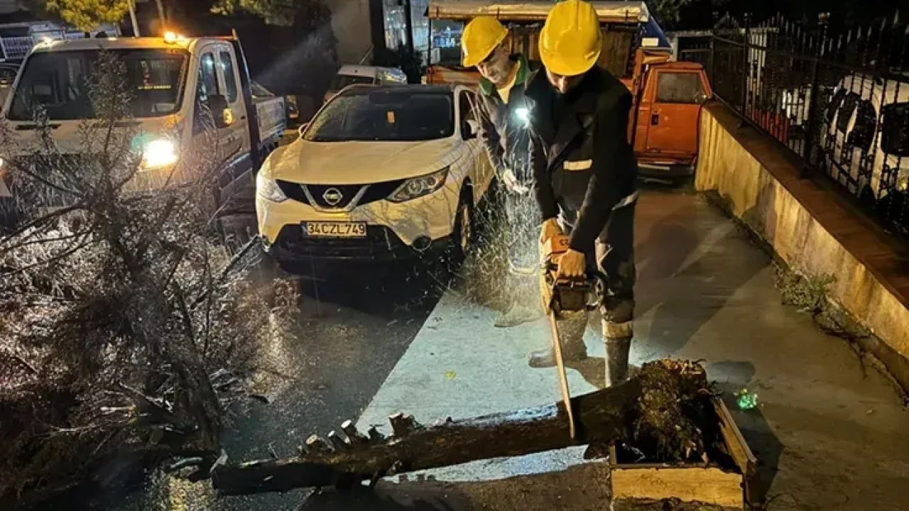 Beylikdüzü'nde sağanak mesaisi gece boyunca sürdü