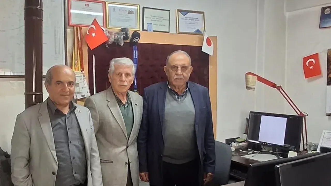 Beypazarı Muhtarlar Derneği’nden Gazeteci Yaşar Tonbak’a ziyaret