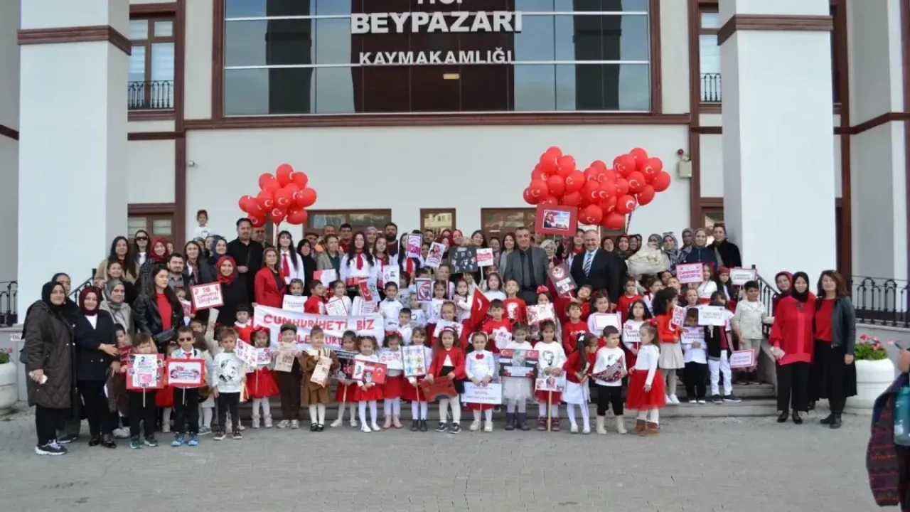 Beypazarı’nda öğrencilerden İlçe Milli Eğitim Müdürü Adem