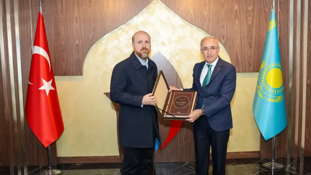 Bilal Erdoğan, Prof. Dr. Hüseyin Karaman’ı ziyaret etti
