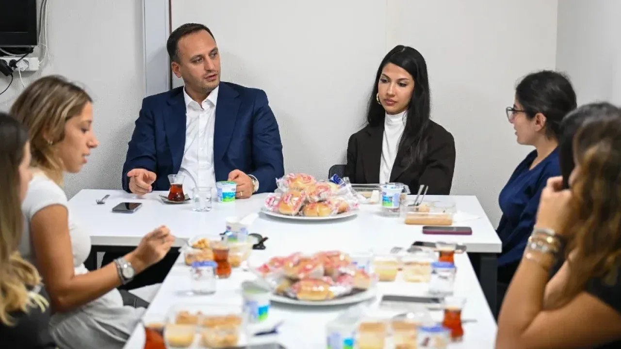 Bornova Belediye Başkanı Eşki öğrencilerle buluştu
