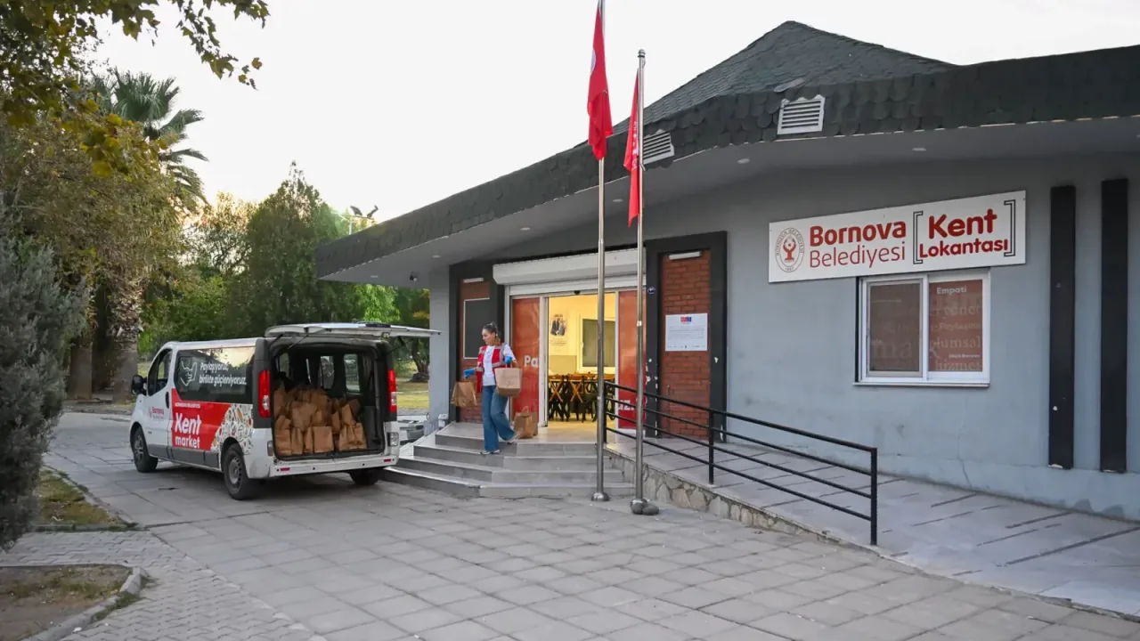 Bornova’da öğrencilere beslenme desteği