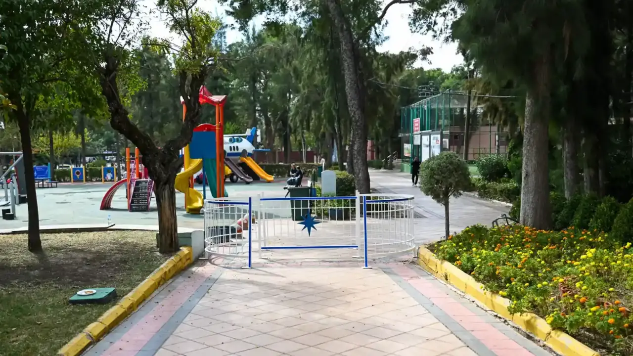 Bornova’da parkta motosiklet devri bitiyor