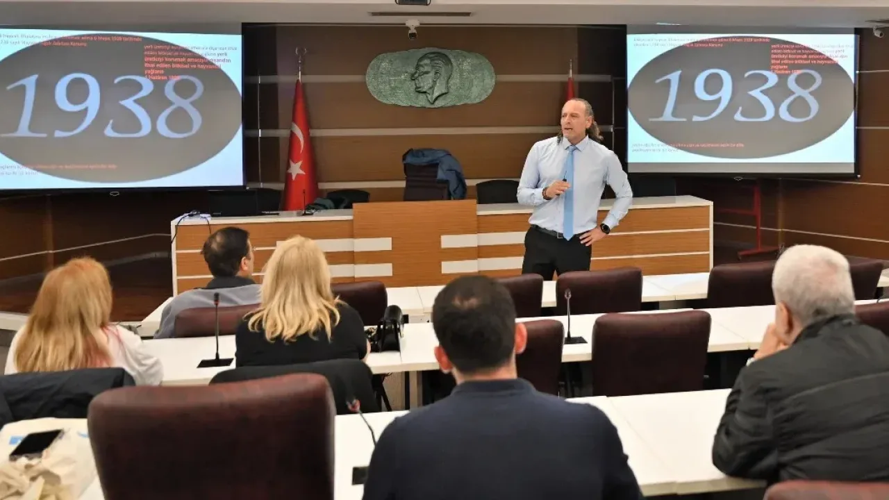 Bornova'da üreticilere güvenli zirai ilaç eğitimi