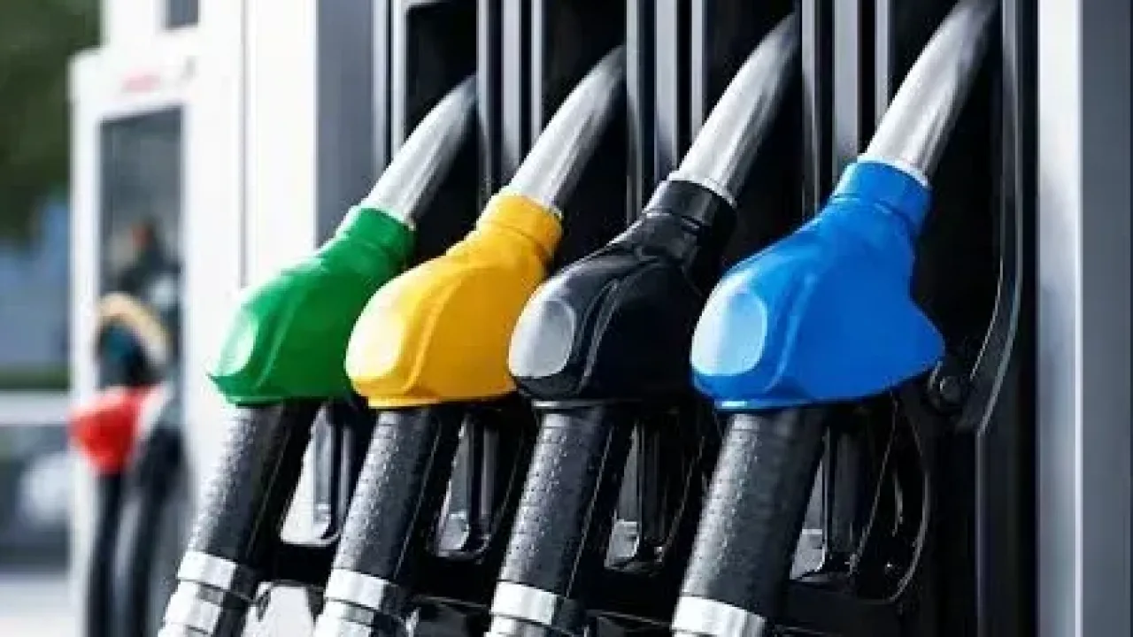 Brent petrol düştü, gözler benzin fiyatlarına çevrildi