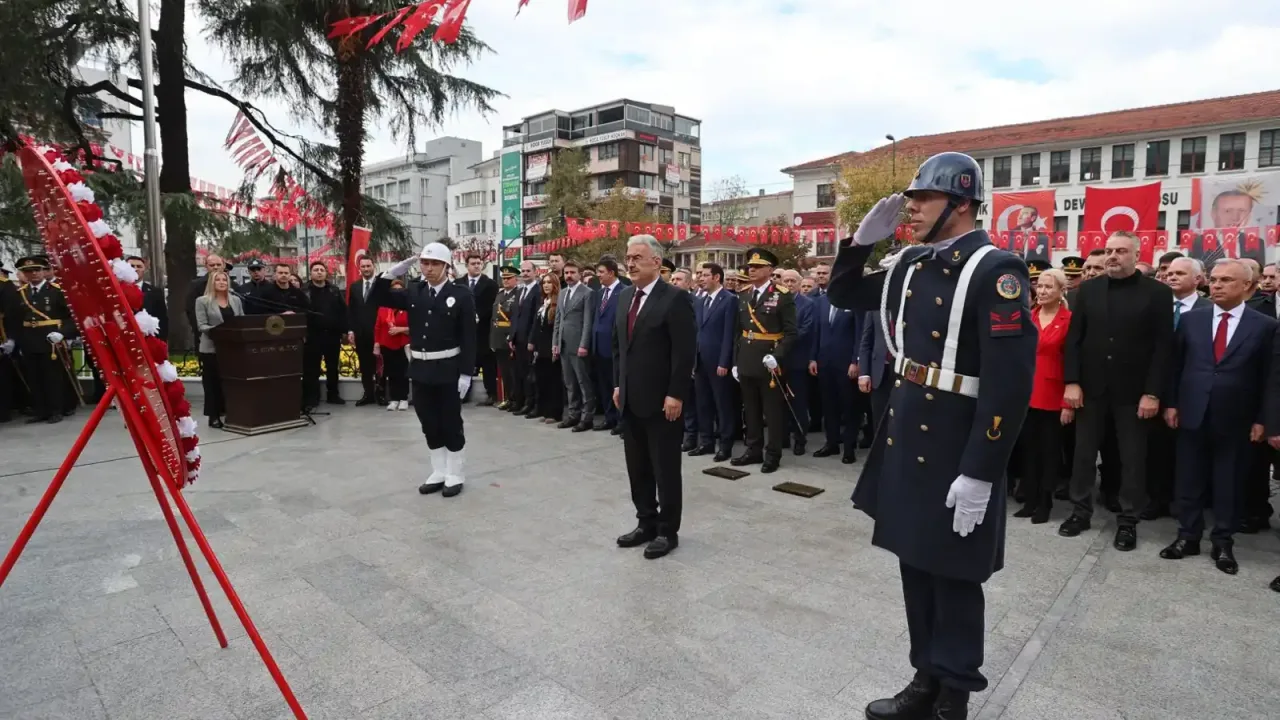 Bursa’da 29 Ekim törenleri başladı