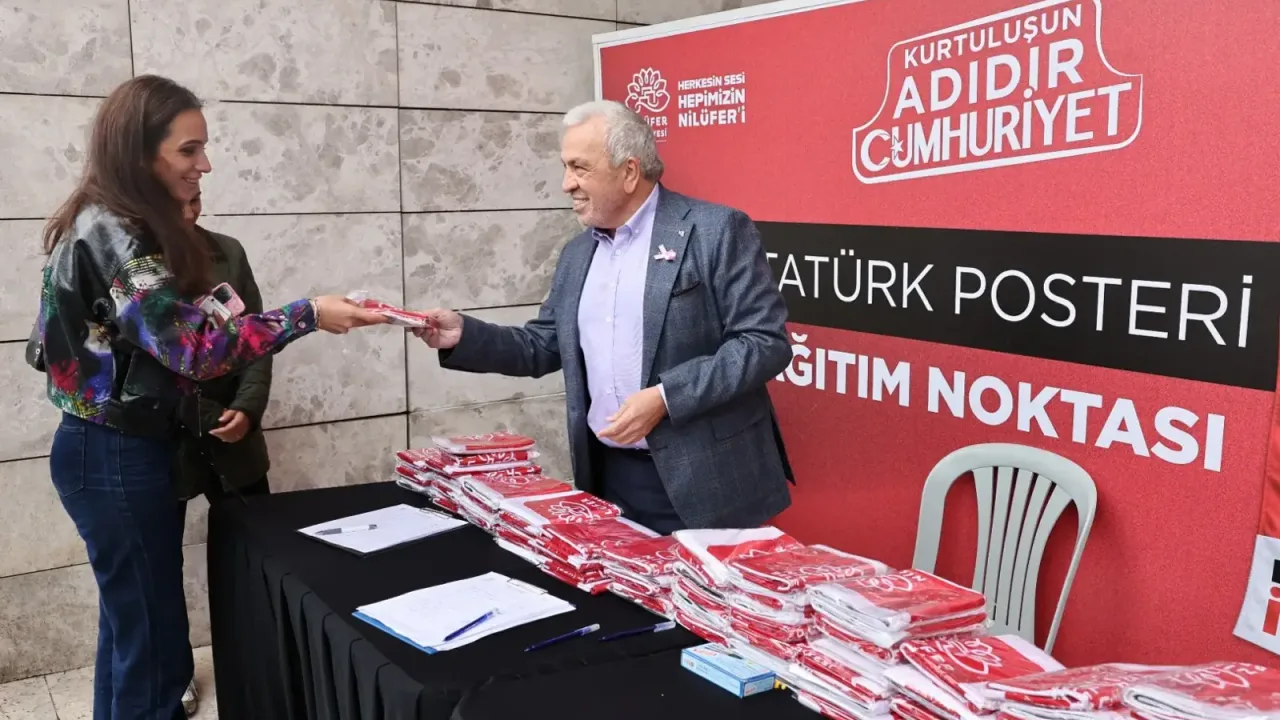 Bursa'da Atatürk posterleri Nilüfer’in her yerinde