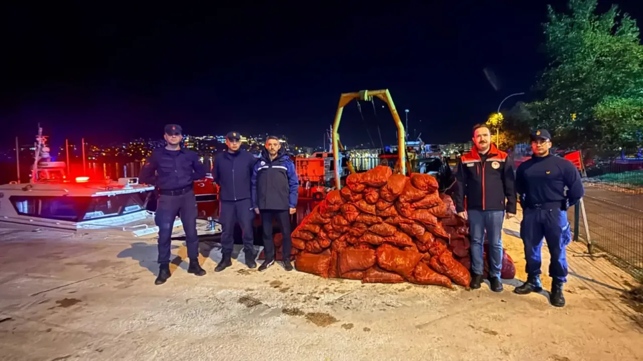 Bursa Gemlik’te 1,5 ton midyeye el konuldu