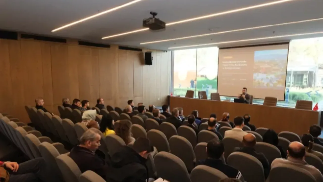 Bursa İnegöl'de yapay zeka eğitimi düzenlendi